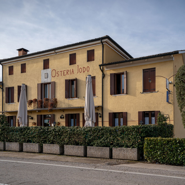 Peinture murale extérieure Iso Siloxan Isocolor. Restaurant Osteria Jodo, Maser (TV).